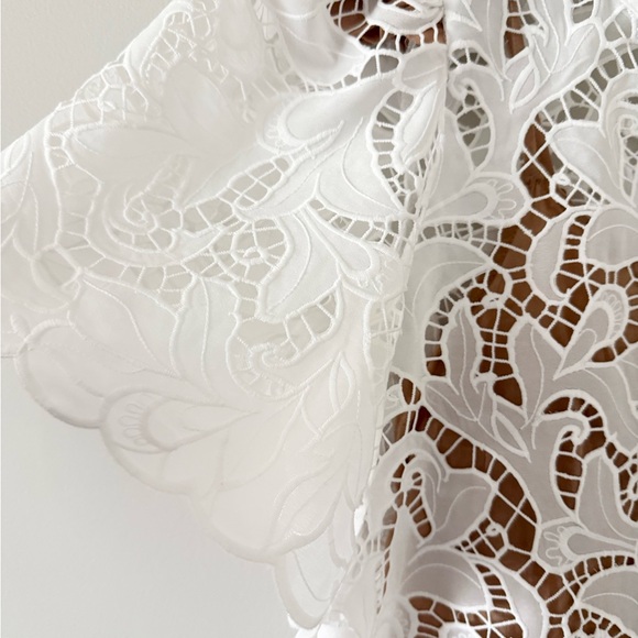 Express Embroidered Crochet Puff Short Sleeve Blouse in White with Underlay - M - Picture 4 of 8